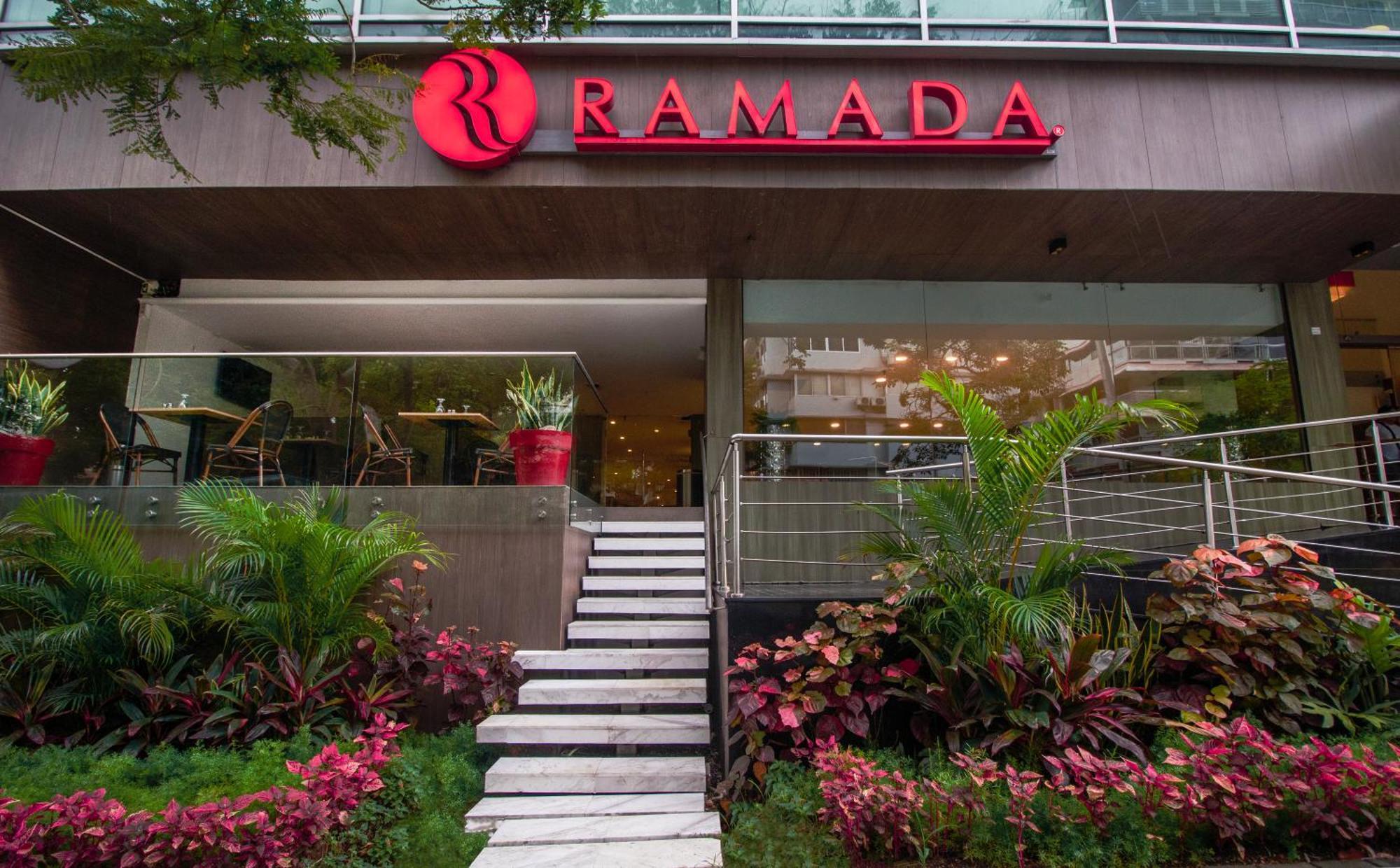 Отель Ramada By Wyndham Panama Via Argentina Экстерьер фото